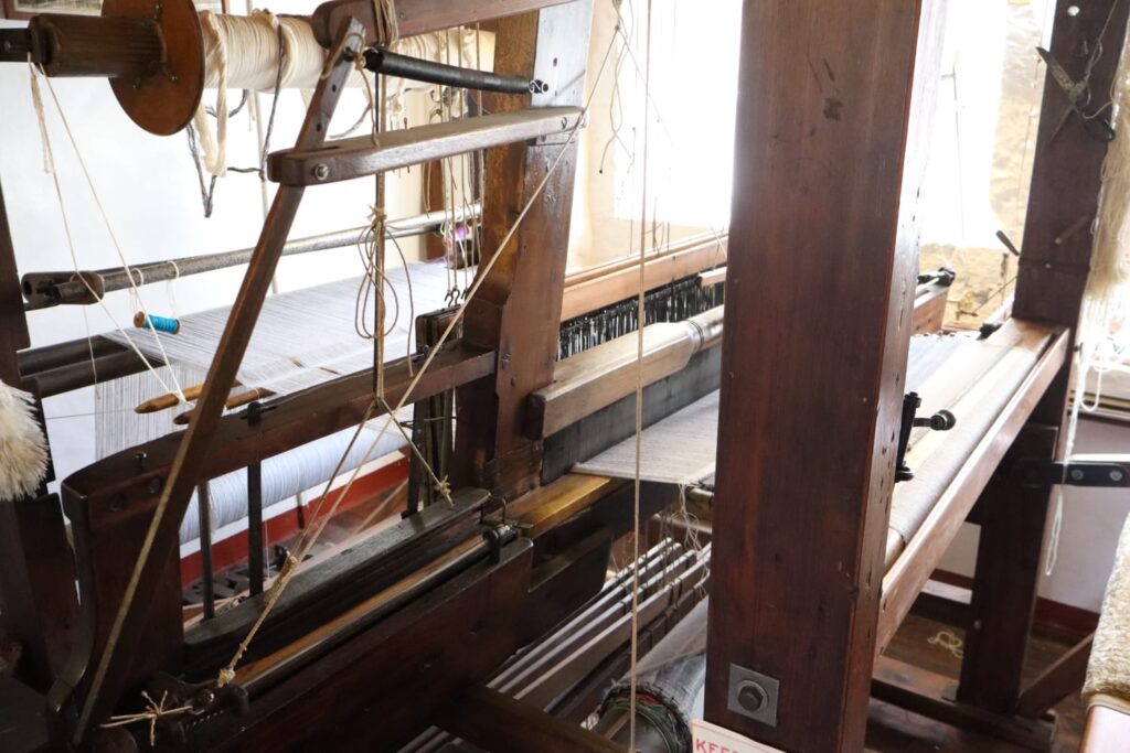 Inner workings on the Loom